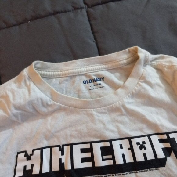 old navy minecraft t shirt boys size 10-12 (large) - Picture 2 of 3